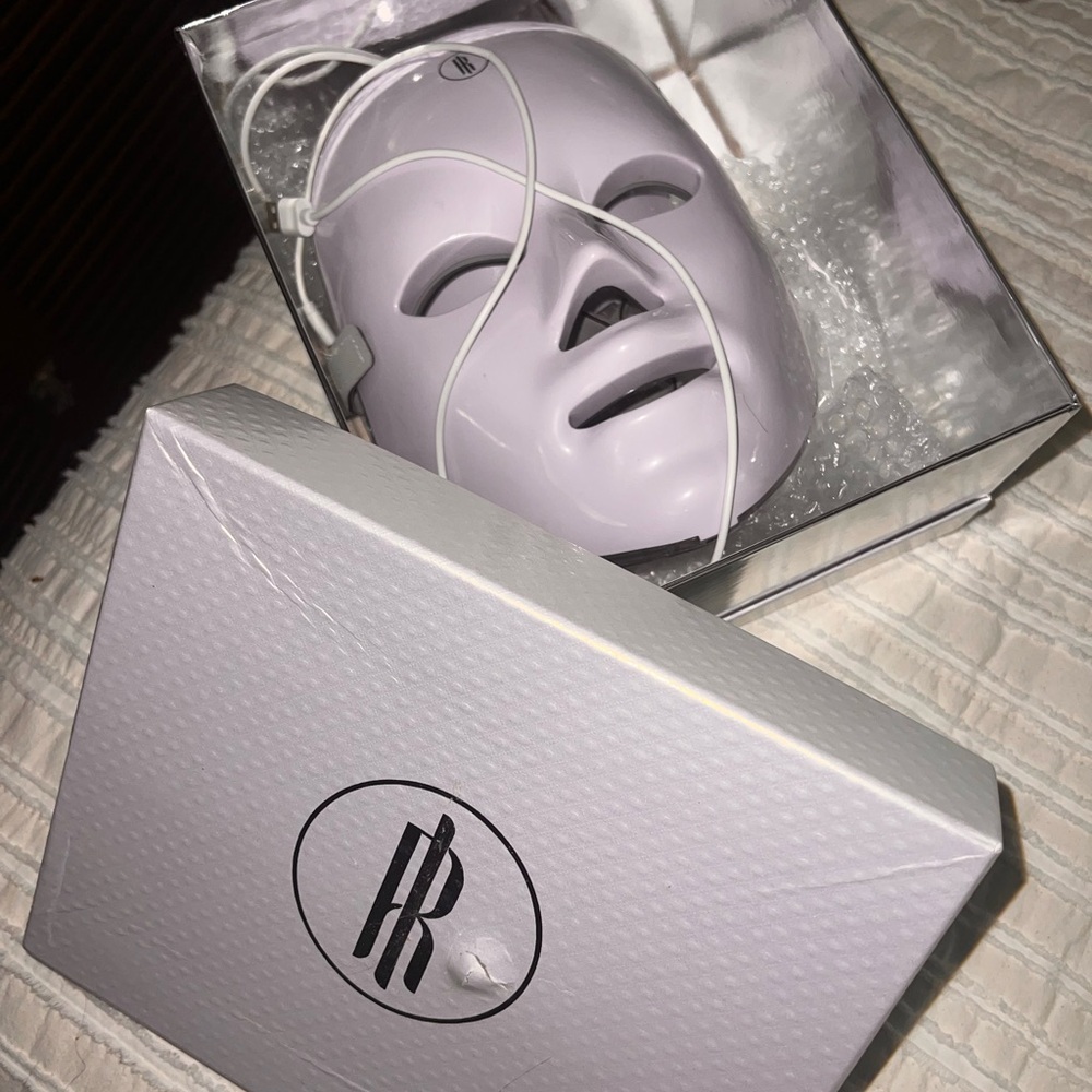 RegenaLight LED light Facial Therapy Mask - NEW